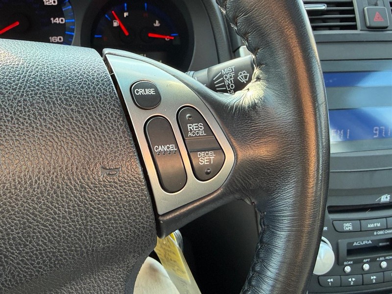 Acura TL Vehicle Full-screen Gallery Image 18