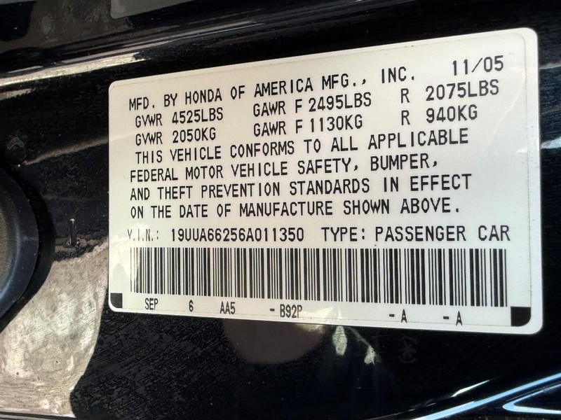 Acura TL Vehicle Full-screen Gallery Image 22