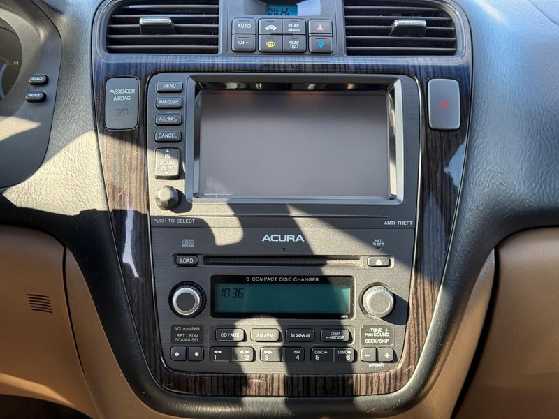 Acura MDX Vehicle Full-screen Gallery Image 13