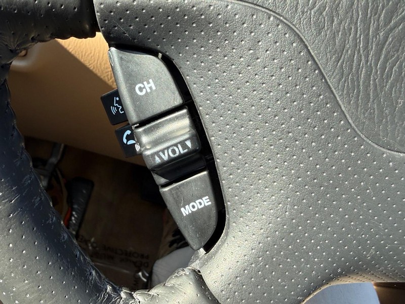 Acura MDX Vehicle Full-screen Gallery Image 17