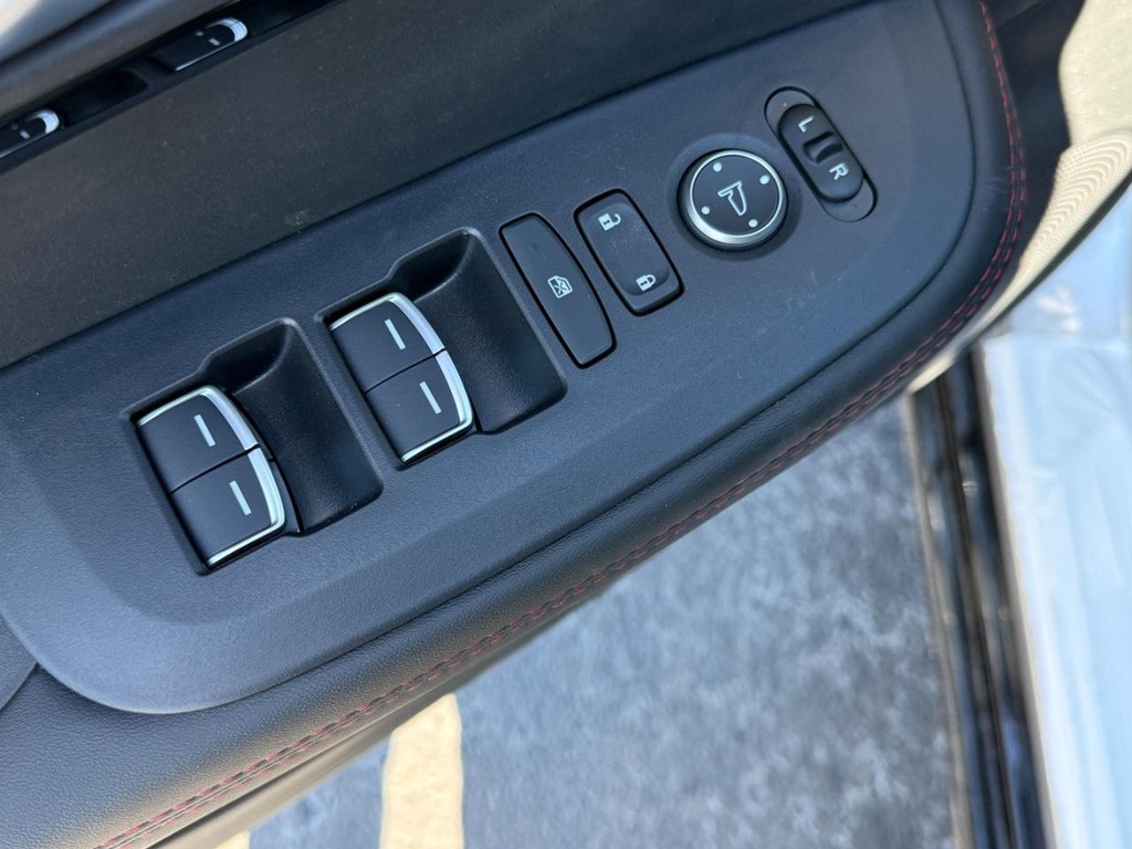 Acura ADX Vehicle Full-screen Gallery Image 10
