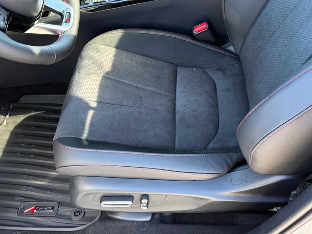 Acura ADX Vehicle Full-screen Gallery Image 11