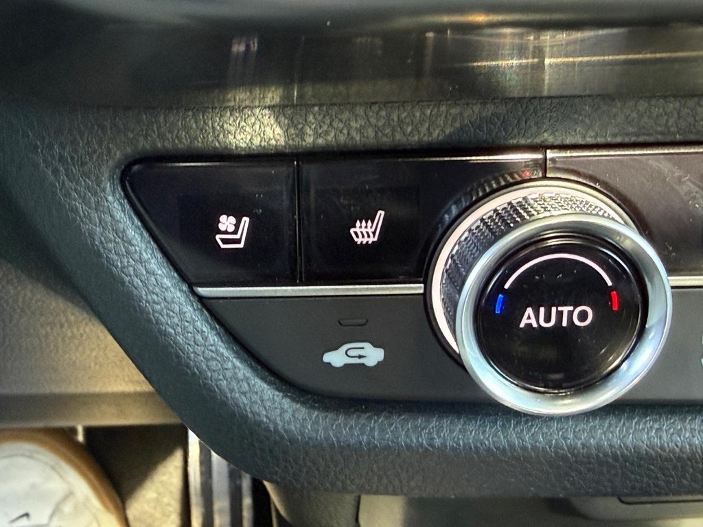Acura ADX Vehicle Full-screen Gallery Image 16