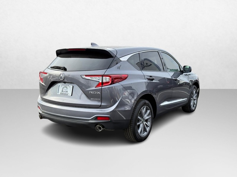 Acura RDX Vehicle Full-screen Gallery Image 06