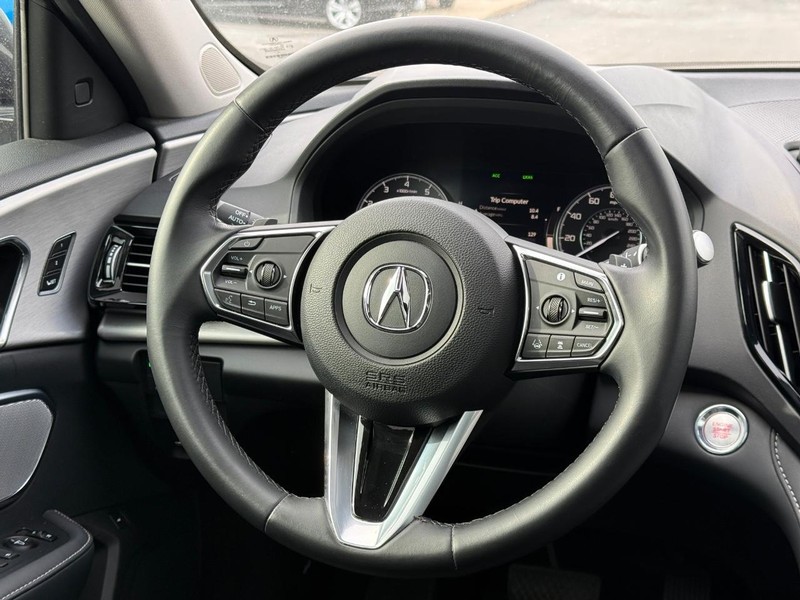 Acura RDX Vehicle Full-screen Gallery Image 12