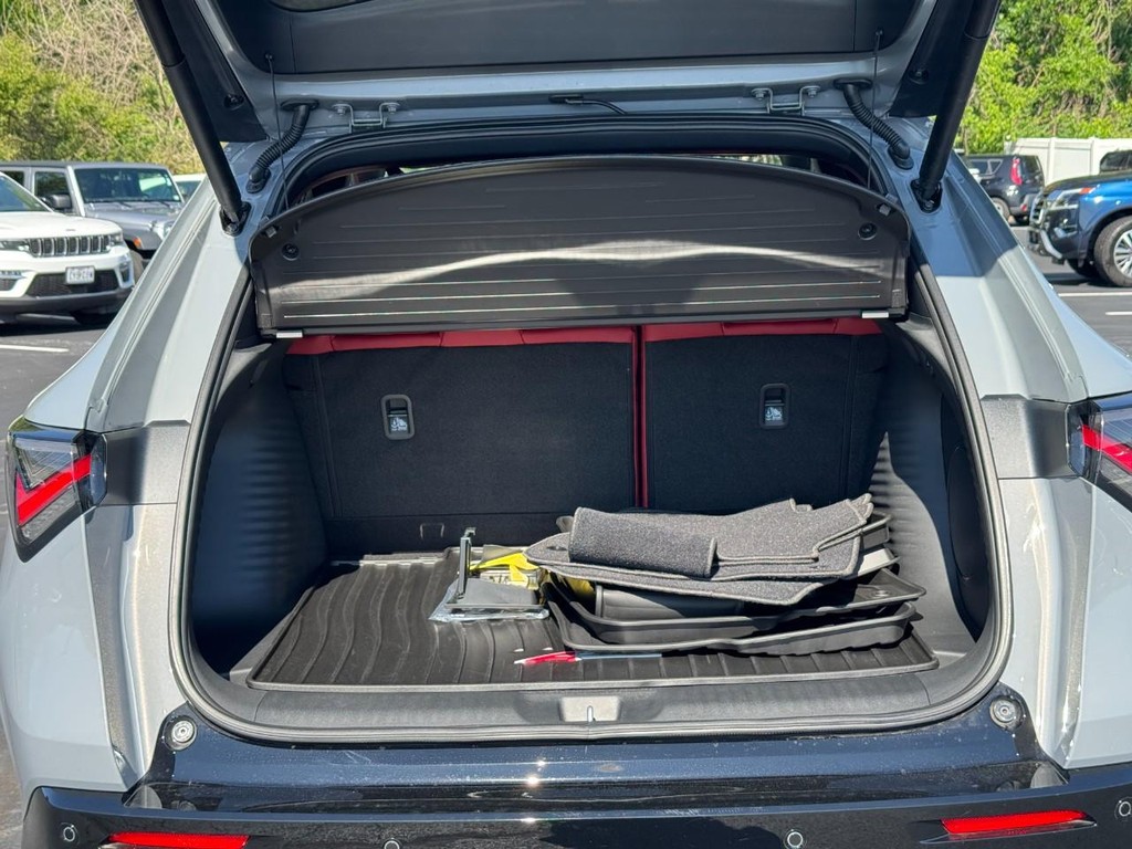 Acura ADX Vehicle Full-screen Gallery Image 04