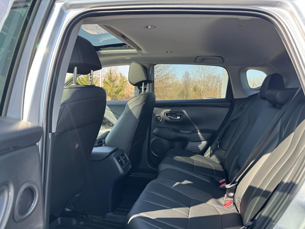 Acura ADX Vehicle Full-screen Gallery Image 04