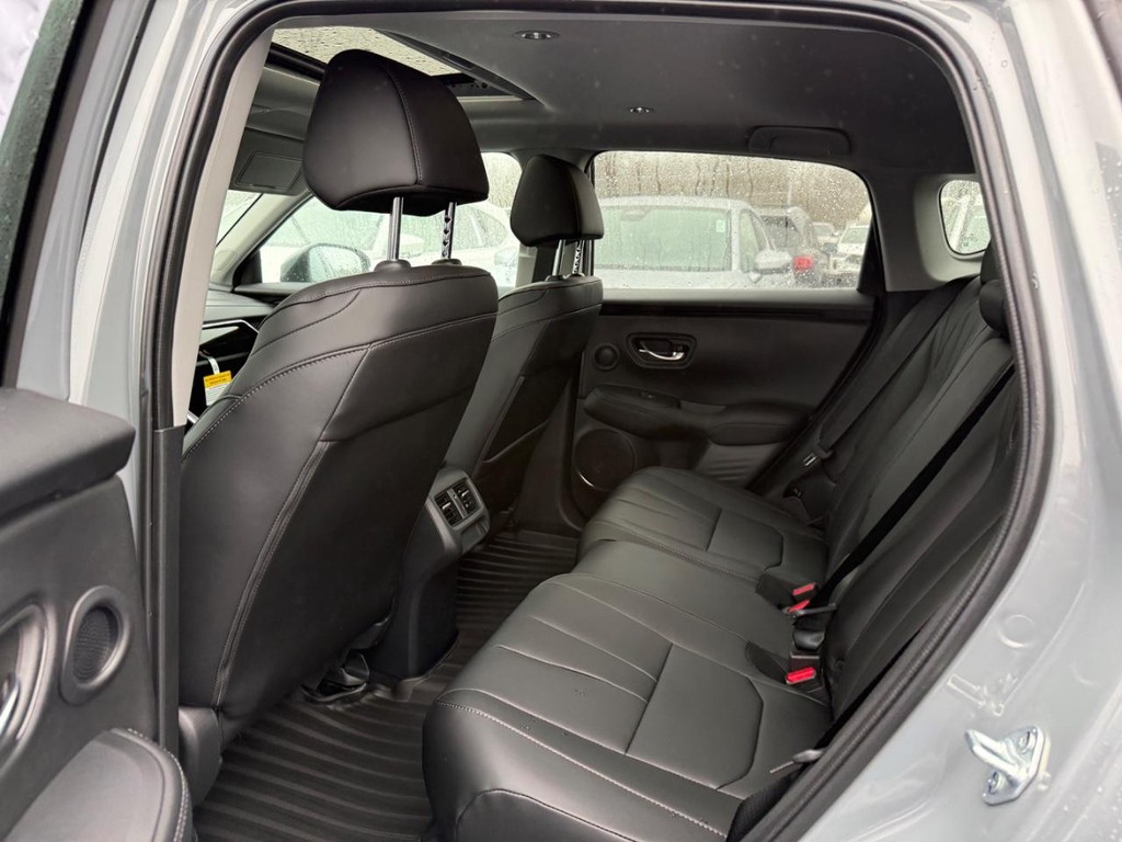 Acura ADX Vehicle Full-screen Gallery Image 05