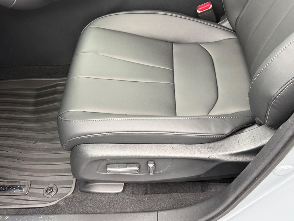 Acura ADX Vehicle Full-screen Gallery Image 10