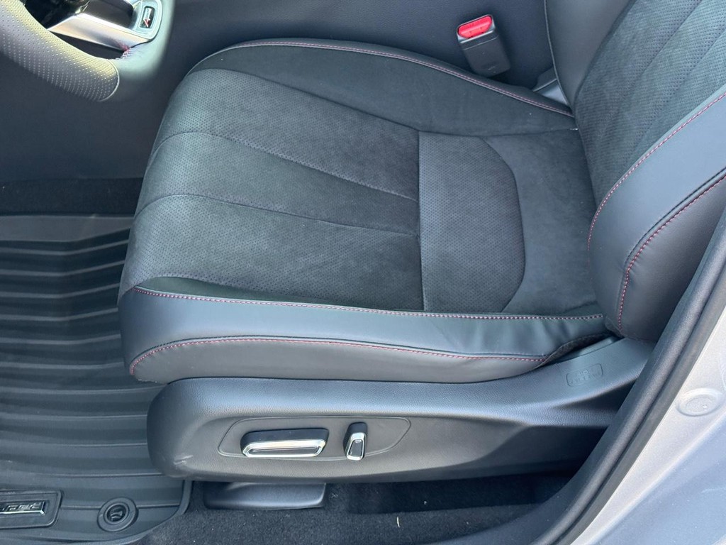 Acura ADX Vehicle Full-screen Gallery Image 11