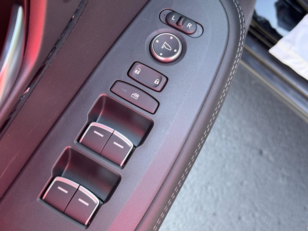 Acura ADX Vehicle Full-screen Gallery Image 09