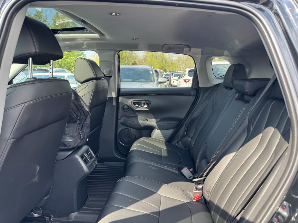 Acura ADX Vehicle Full-screen Gallery Image 05