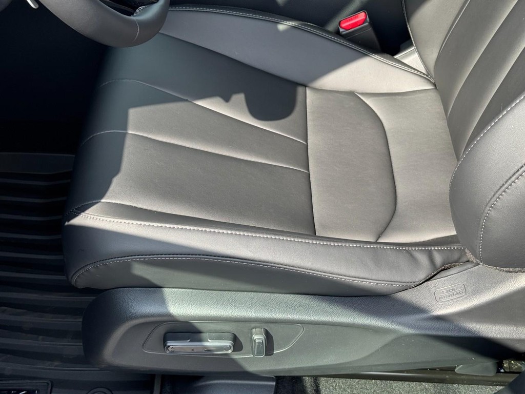 Acura ADX Vehicle Full-screen Gallery Image 10