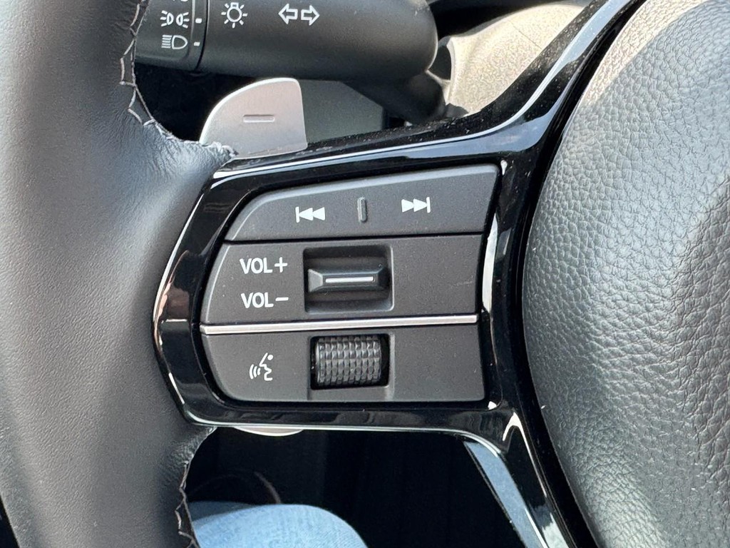 Acura ADX Vehicle Full-screen Gallery Image 11