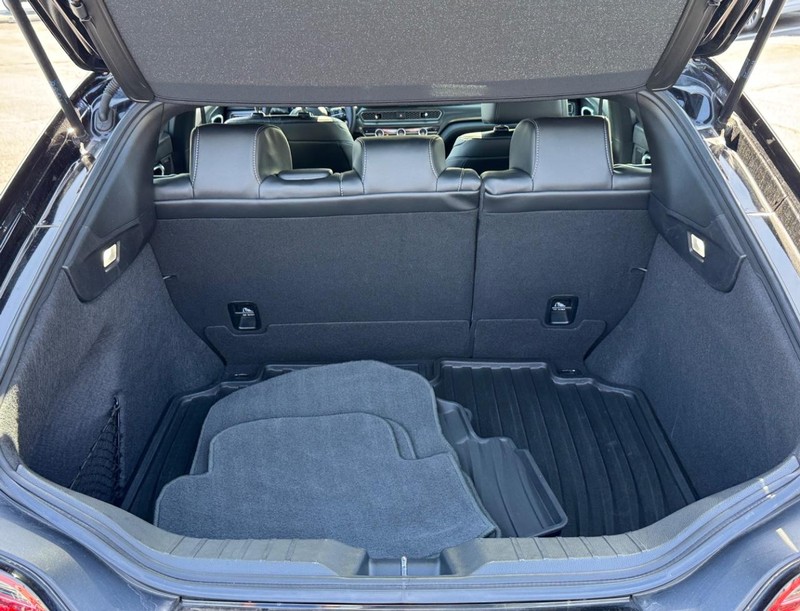 Acura Integra Vehicle Full-screen Gallery Image 04