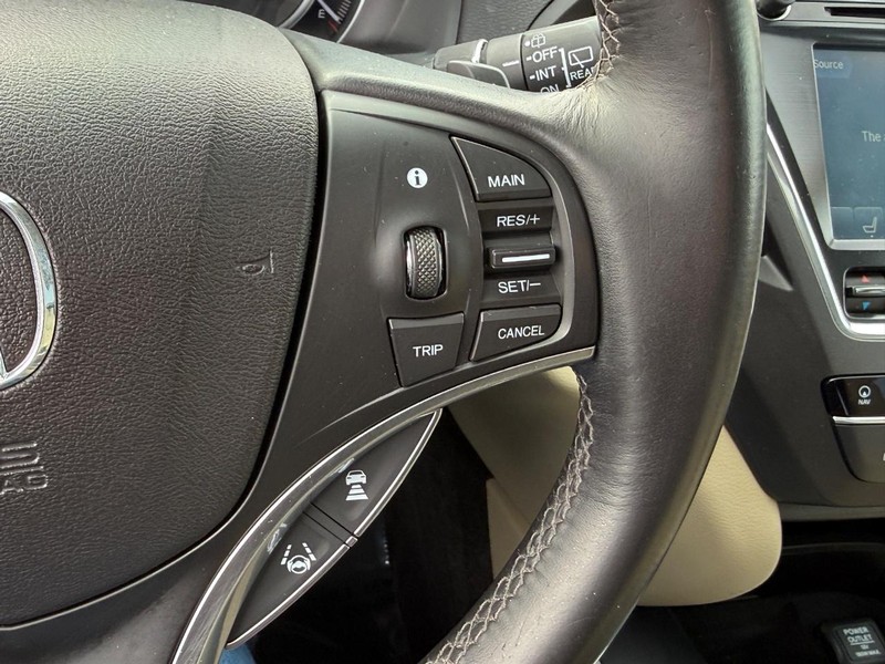 Acura MDX Vehicle Full-screen Gallery Image 18