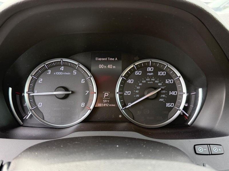 Acura MDX Vehicle Full-screen Gallery Image 19