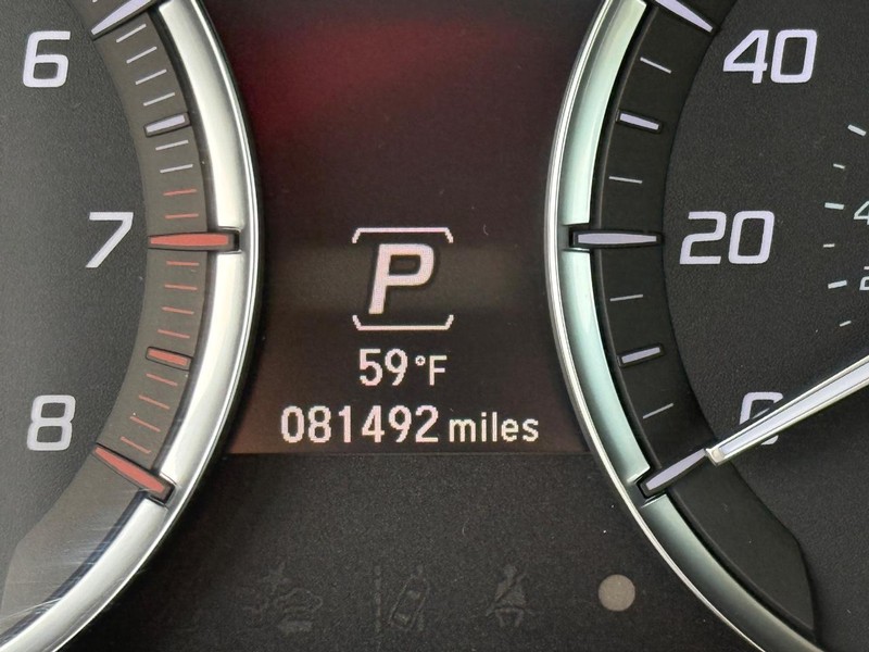 Acura MDX Vehicle Full-screen Gallery Image 20