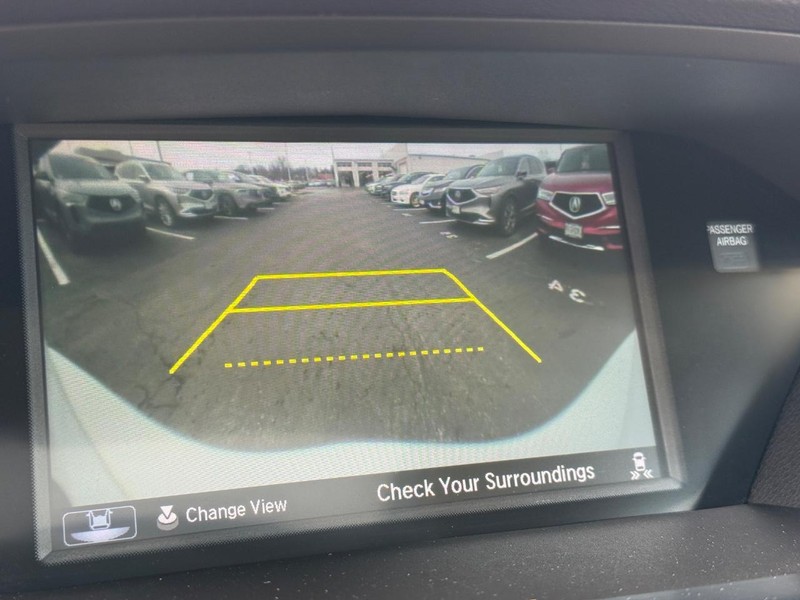 Acura MDX Vehicle Full-screen Gallery Image 21