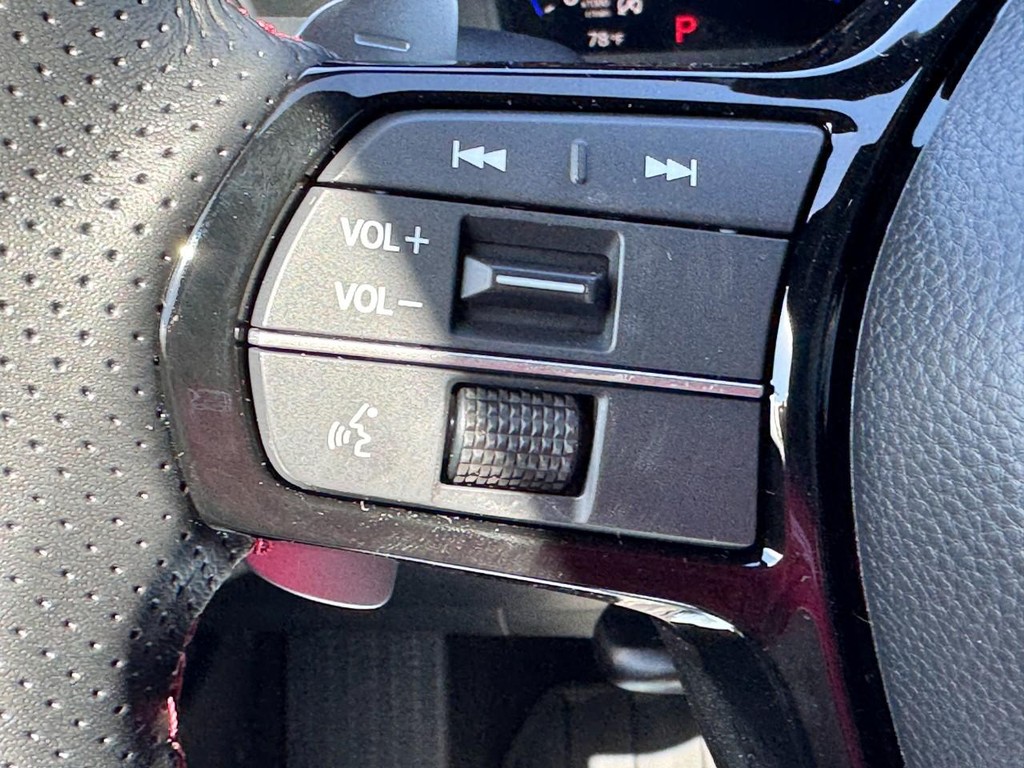 Acura ADX Vehicle Full-screen Gallery Image 12