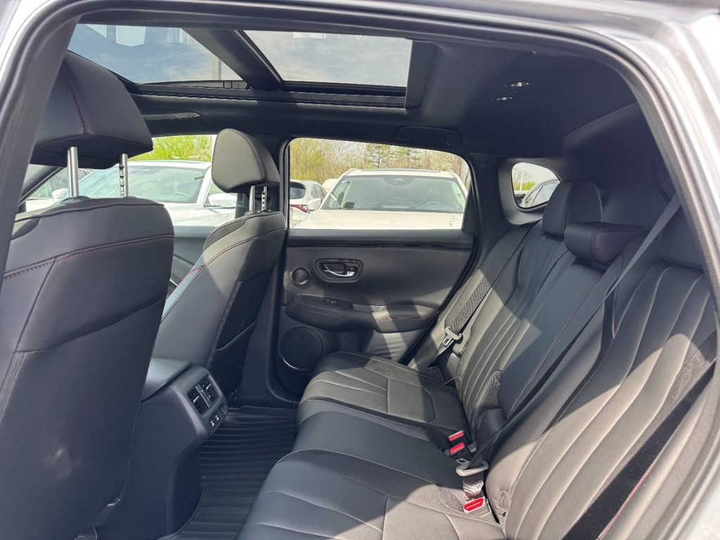 Acura ADX Vehicle Full-screen Gallery Image 06