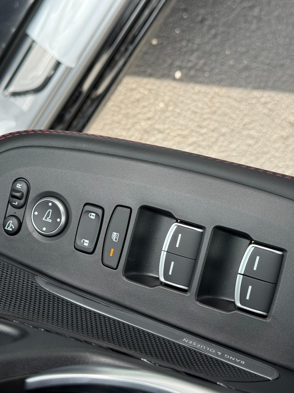 Acura ADX Vehicle Full-screen Gallery Image 10