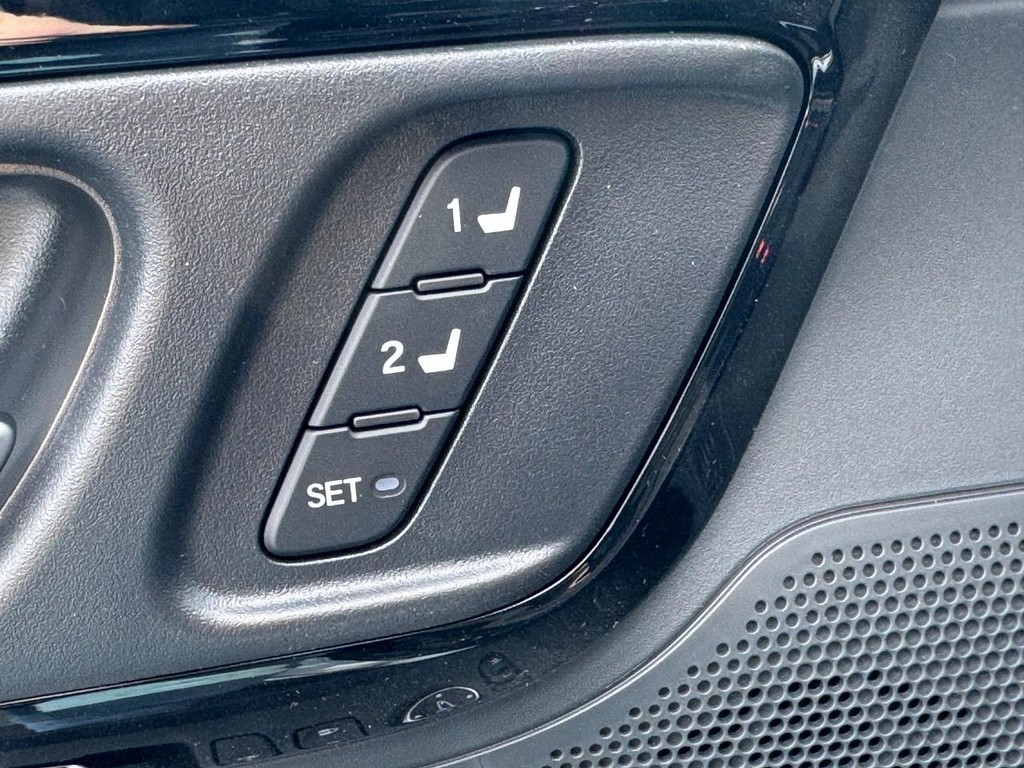 Acura ADX Vehicle Full-screen Gallery Image 11