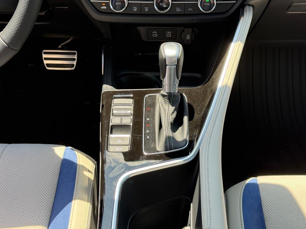 Acura ADX Vehicle Full-screen Gallery Image 09