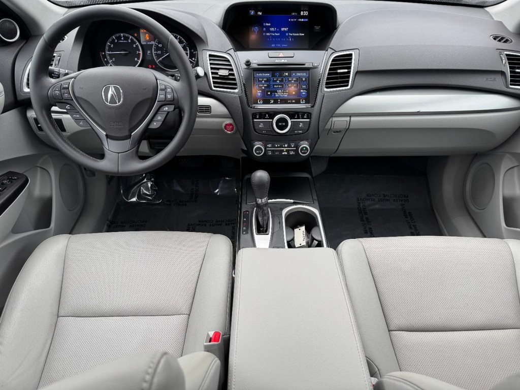 Acura RDX Vehicle Full-screen Gallery Image 11