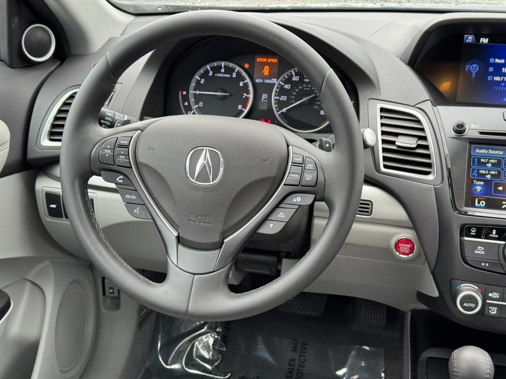 Acura RDX Vehicle Full-screen Gallery Image 12
