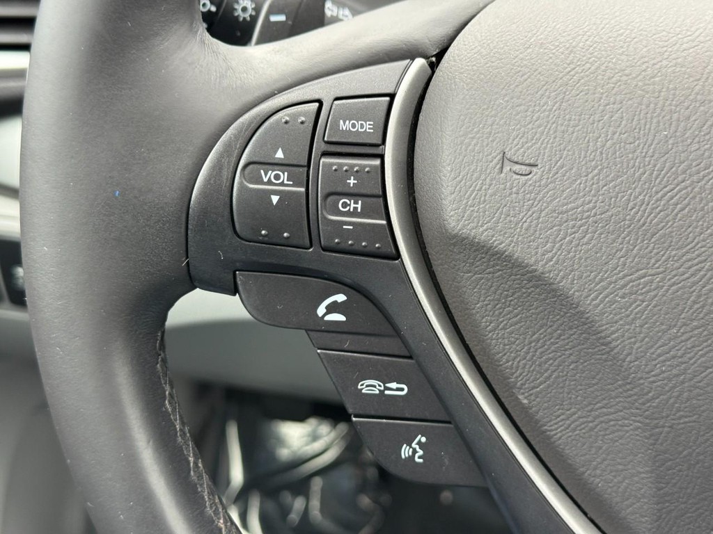 Acura RDX Vehicle Full-screen Gallery Image 16
