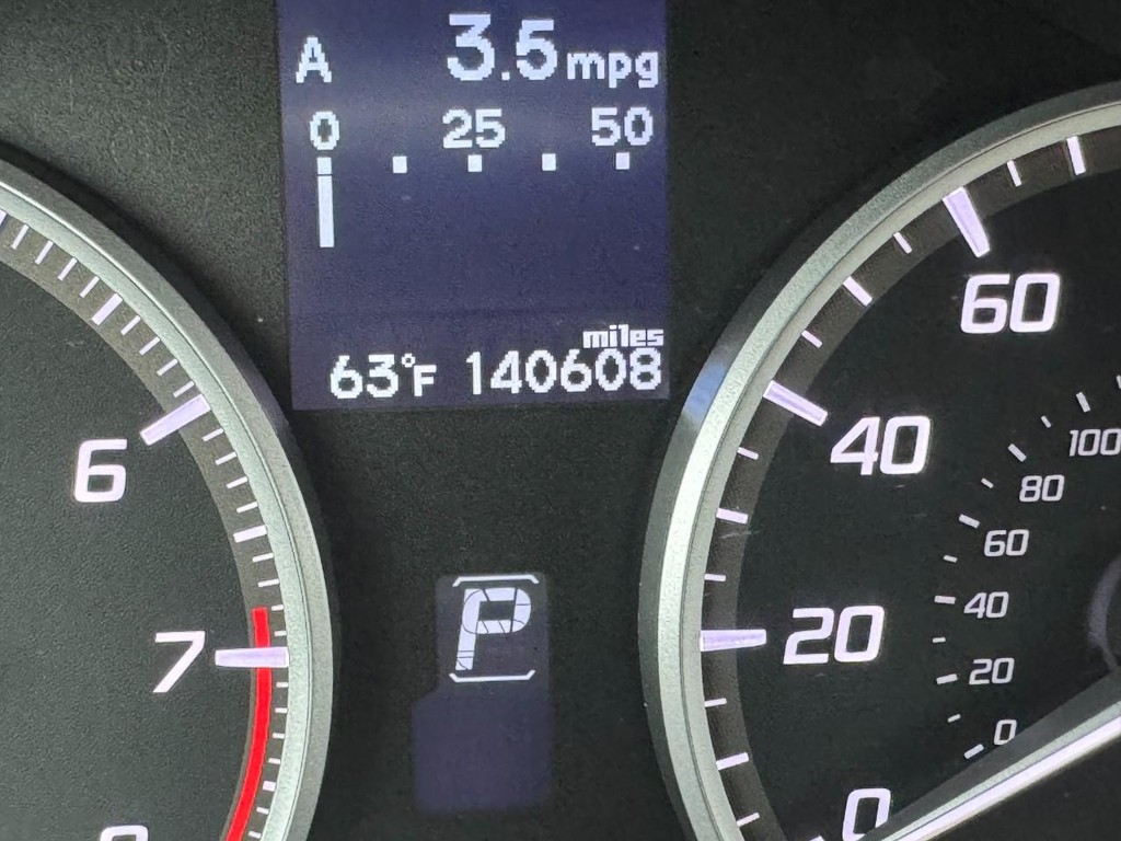 Acura RDX Vehicle Full-screen Gallery Image 19