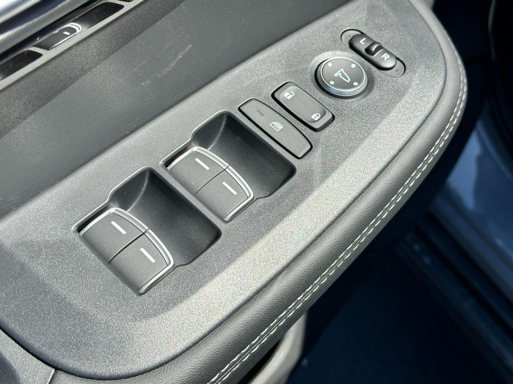 Acura ADX Vehicle Full-screen Gallery Image 10