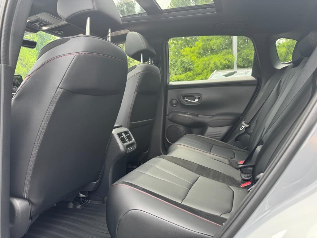 Acura ADX Vehicle Full-screen Gallery Image 06