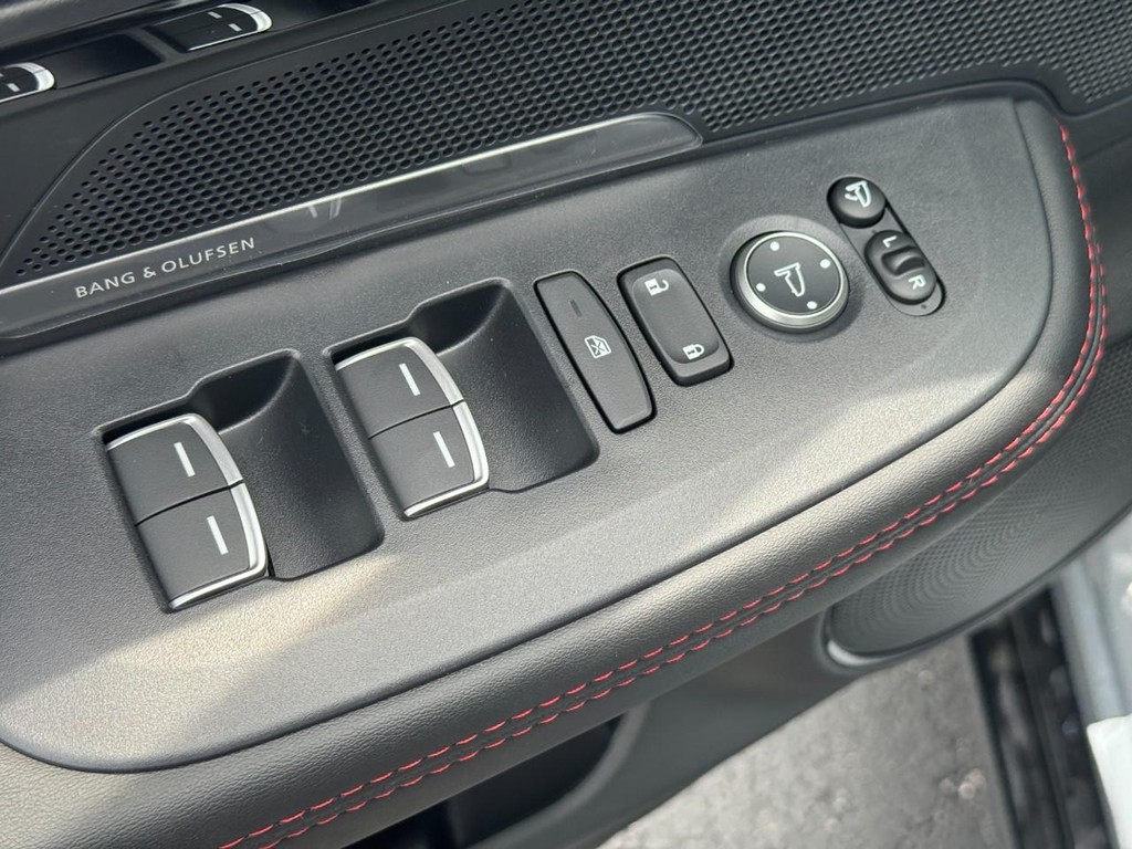 Acura ADX Vehicle Full-screen Gallery Image 11