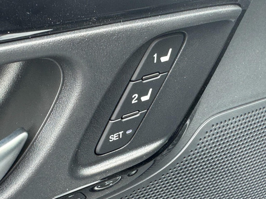 Acura ADX Vehicle Full-screen Gallery Image 12