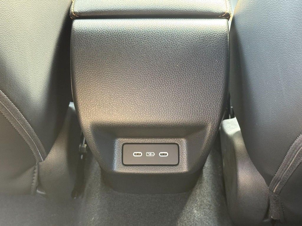 Acura Integra Vehicle Full-screen Gallery Image 12