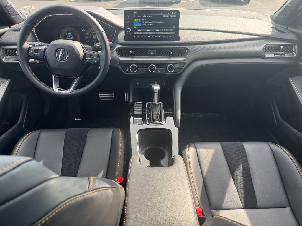 Acura Integra Vehicle Full-screen Gallery Image 13