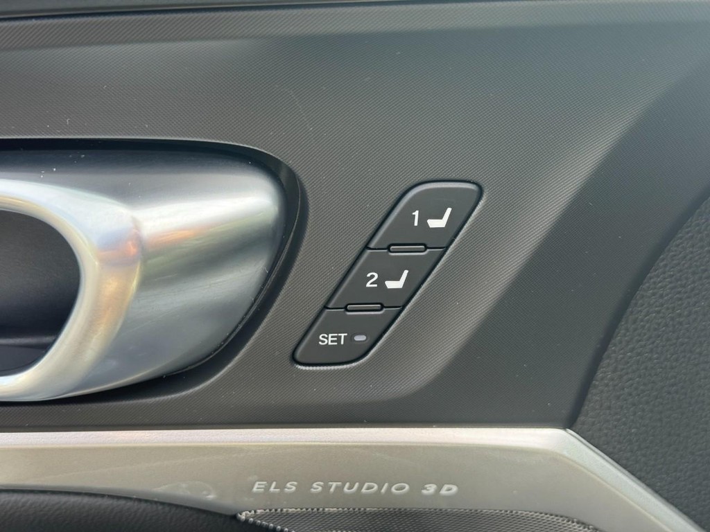 Acura Integra Vehicle Full-screen Gallery Image 18