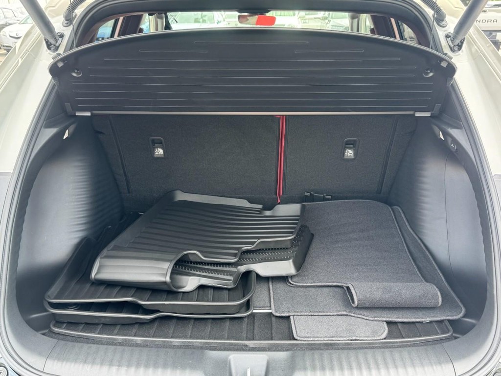 Acura ADX Vehicle Full-screen Gallery Image 06