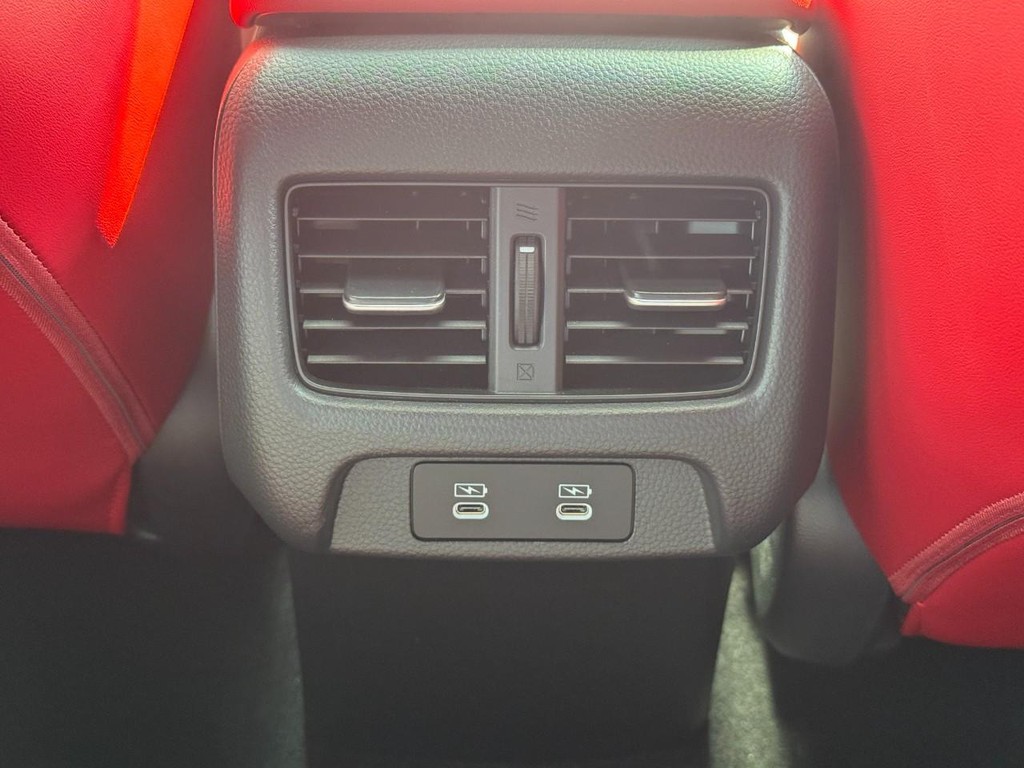 Acura ADX Vehicle Full-screen Gallery Image 12