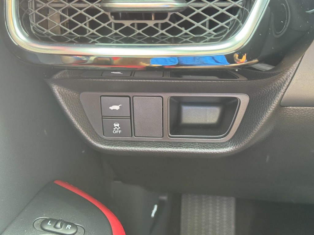 Acura ADX Vehicle Full-screen Gallery Image 19