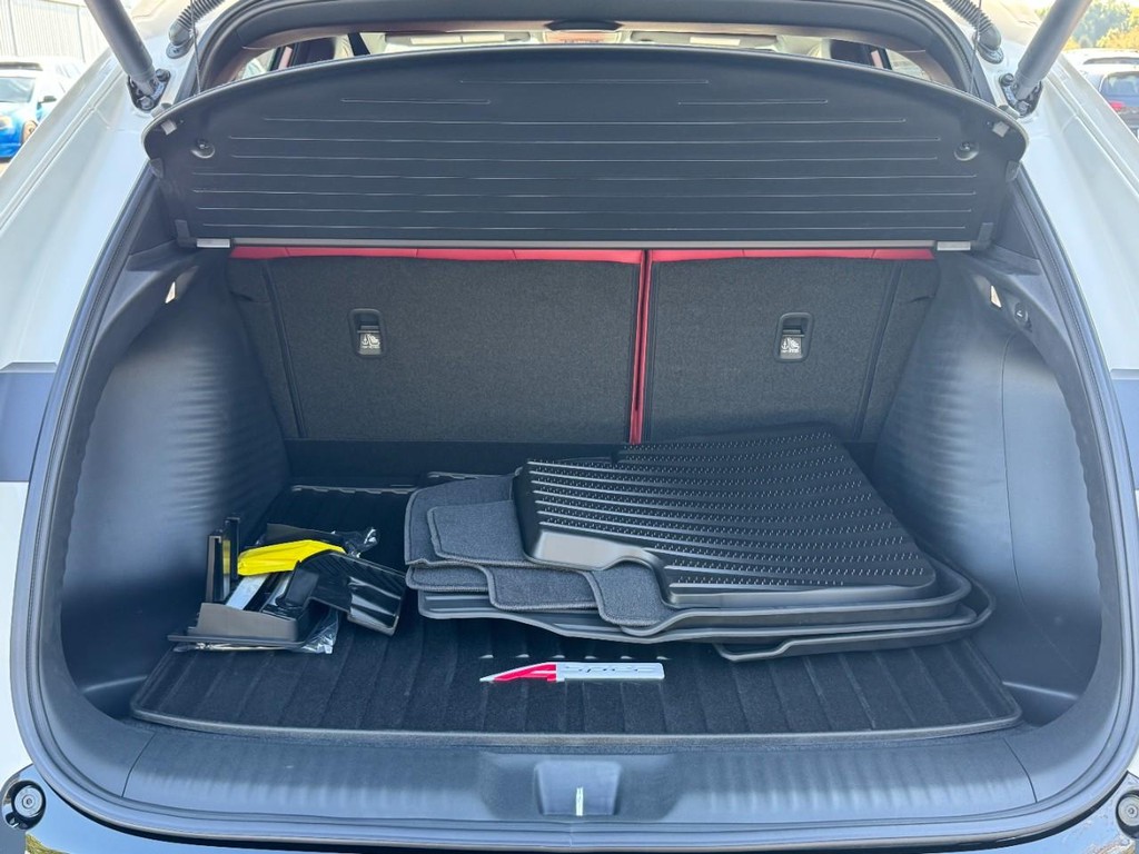 Acura ADX Vehicle Full-screen Gallery Image 05