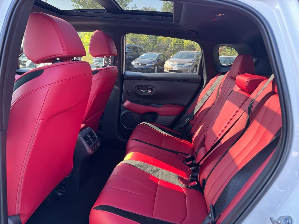 Acura ADX Vehicle Full-screen Gallery Image 11