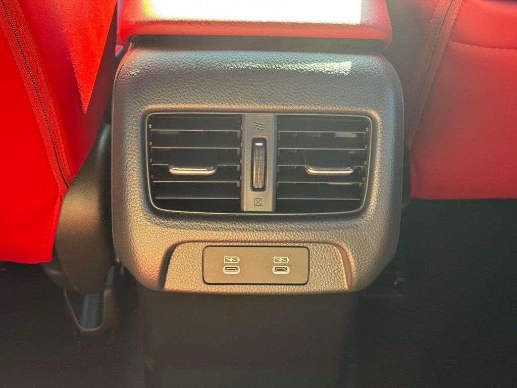 Acura ADX Vehicle Full-screen Gallery Image 12