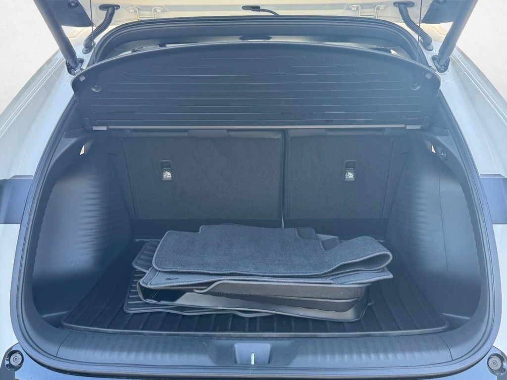 Acura ADX Vehicle Full-screen Gallery Image 06