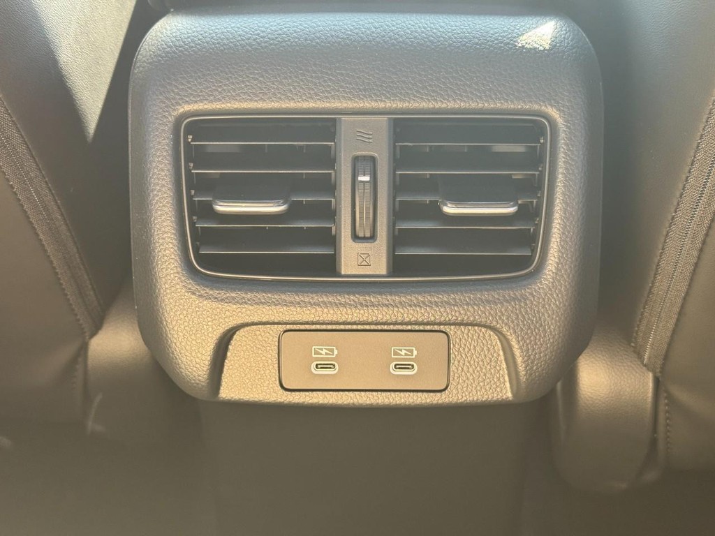 Acura ADX Vehicle Full-screen Gallery Image 12