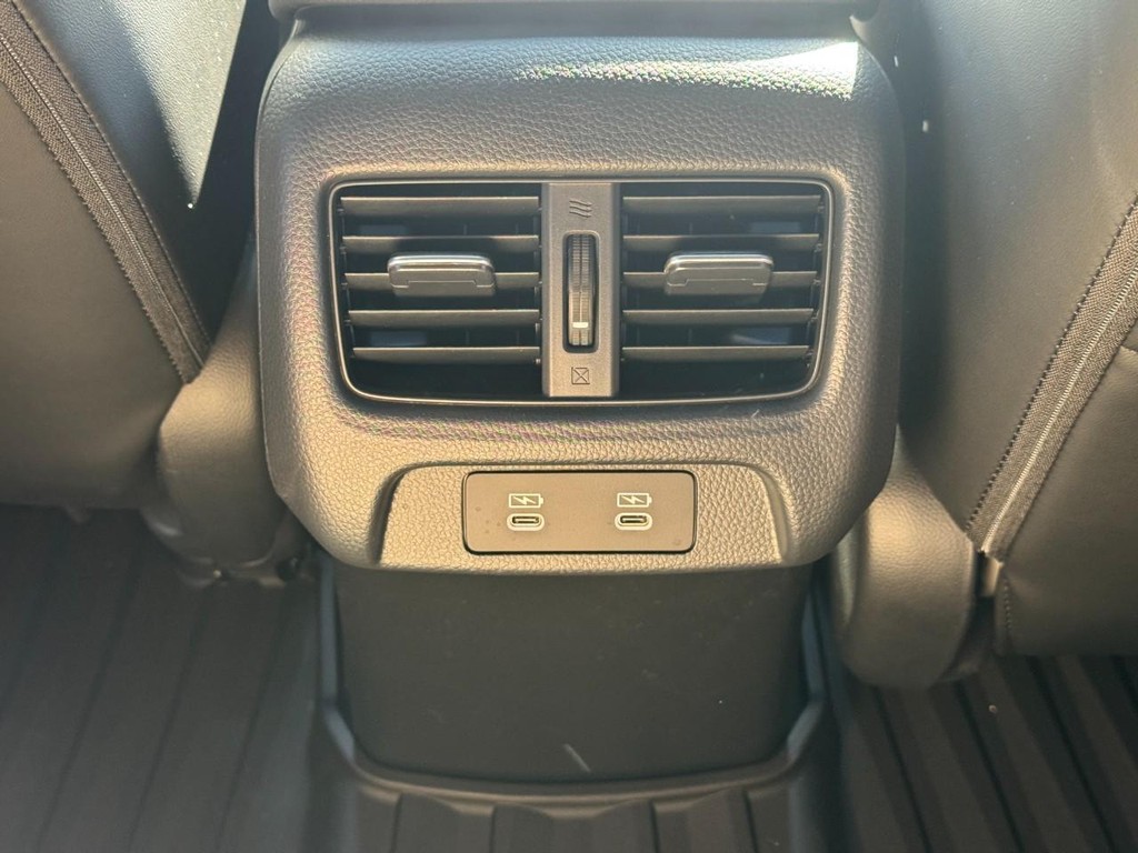 Acura ADX Vehicle Full-screen Gallery Image 12