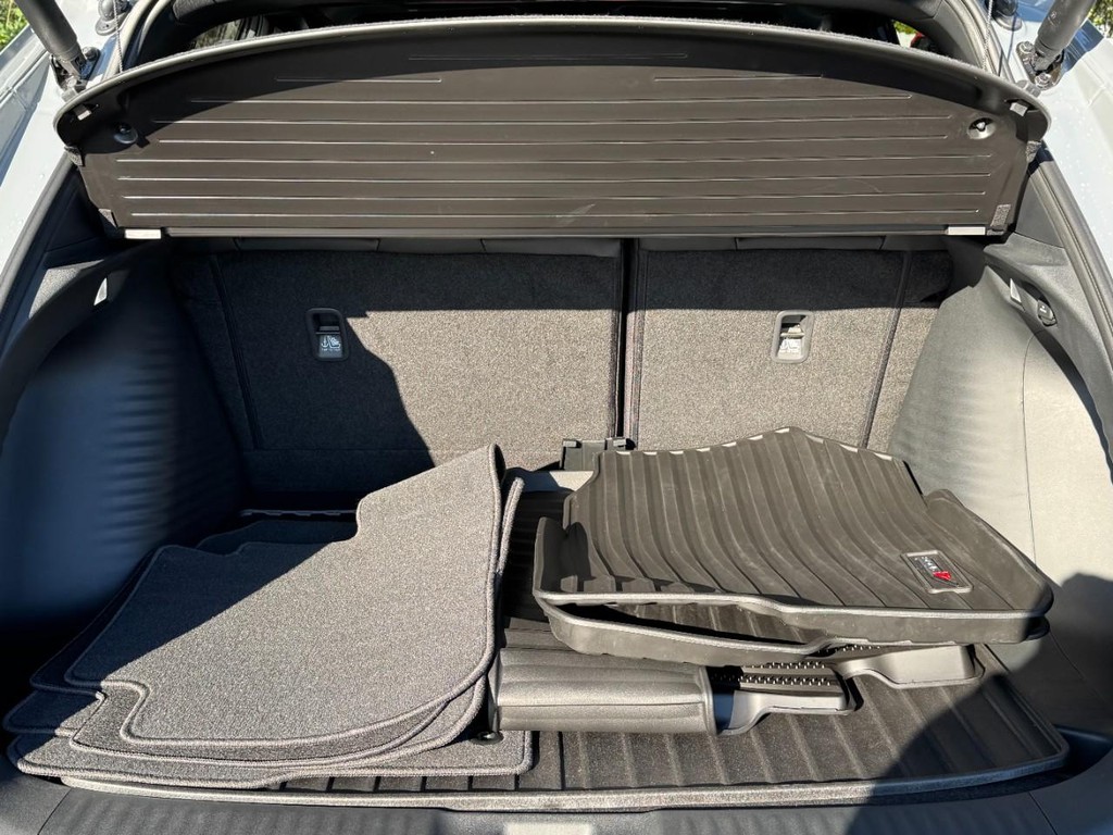 Acura ADX Vehicle Full-screen Gallery Image 04