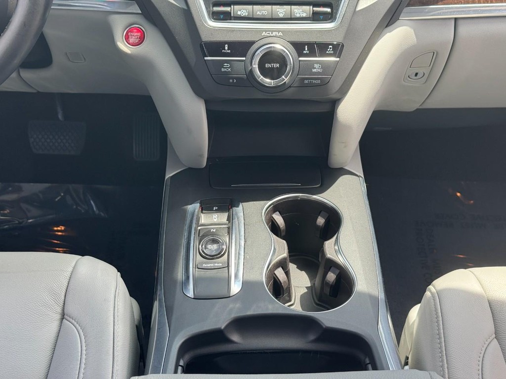 Acura MDX Vehicle Full-screen Gallery Image 16